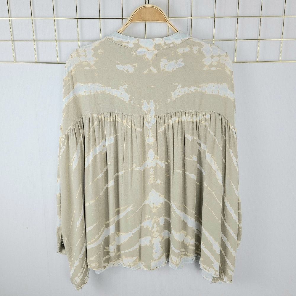 Young Fabulous & Broke Tan Blue Tie Dye Blouse - Picture 4 of 12